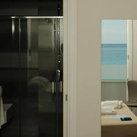 Baia Azzurra Bed & Breakfast *