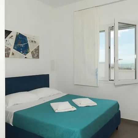 Baia Azzurra *