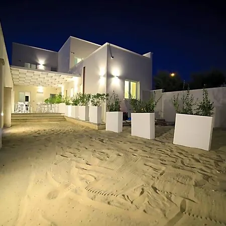 Baia Azzurra Bed & Breakfast *