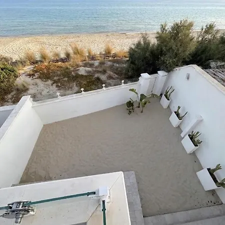 Baia Azzurra Bed & Breakfast *